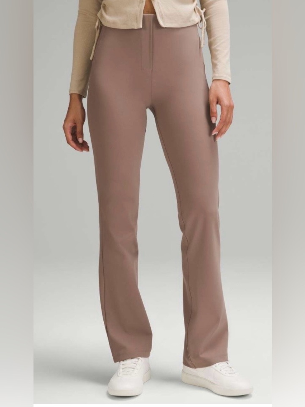 Lululemon Smooth Fit Pull-On High-
Rise Pant *Regular, size 8, tauptastic colour - Picture 3 of 13